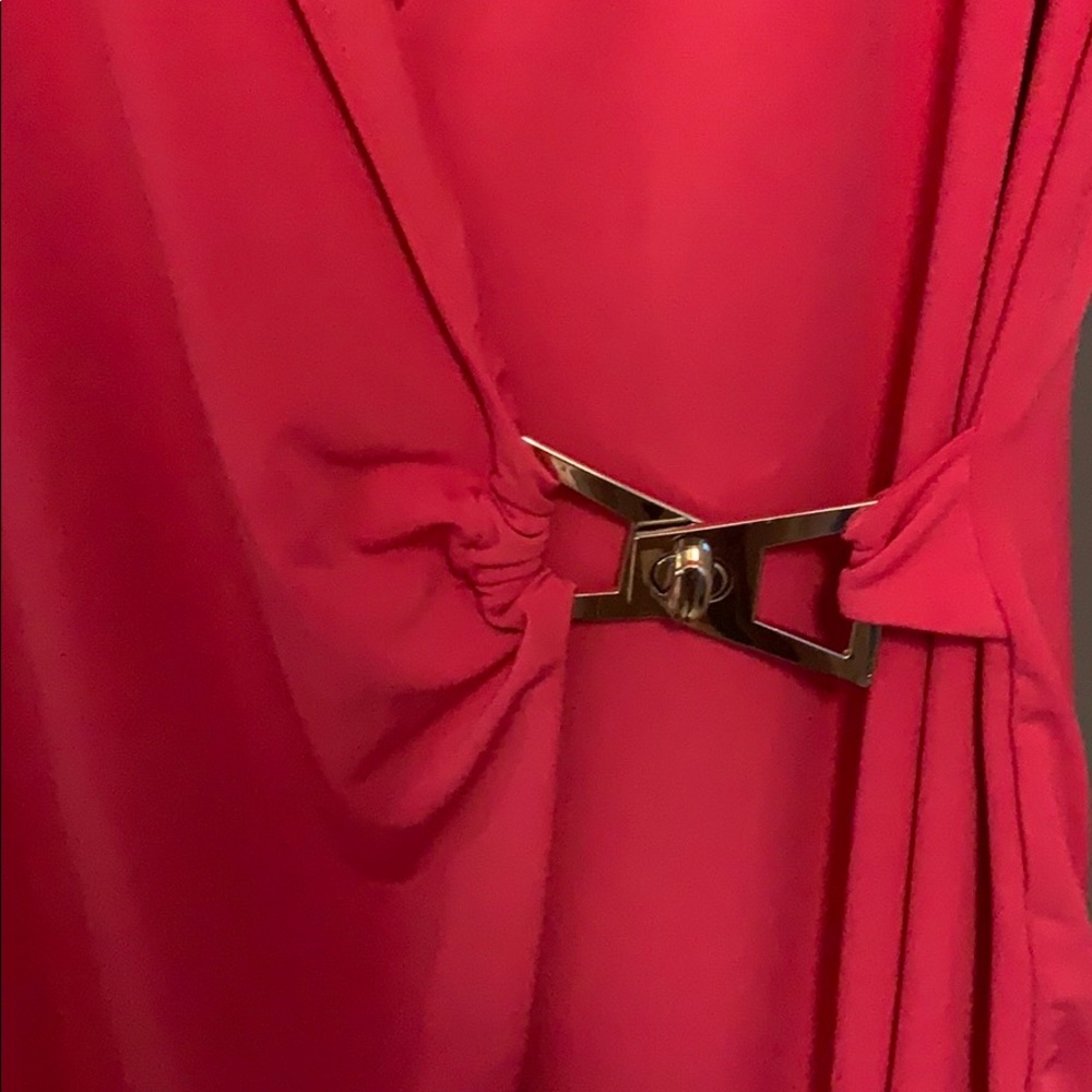 Form fitting Dress - Picture 3 of 3
